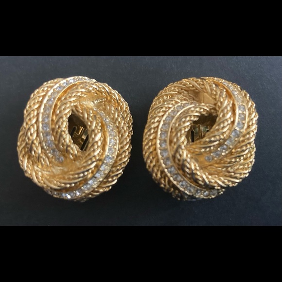 CHRISTIAN DIOR Signed Vintage Gold Tone Crystal Knot Clip-On Earrings - Picture 8 of 14